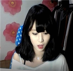 萝莉可爱型韩国女主播2.mp4