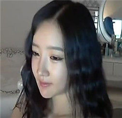 韓國女主播朴妮嘜性感情趣黑色蕾絲睡衣.mp4