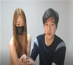 韩国女主播与男友一起直播10.mp4